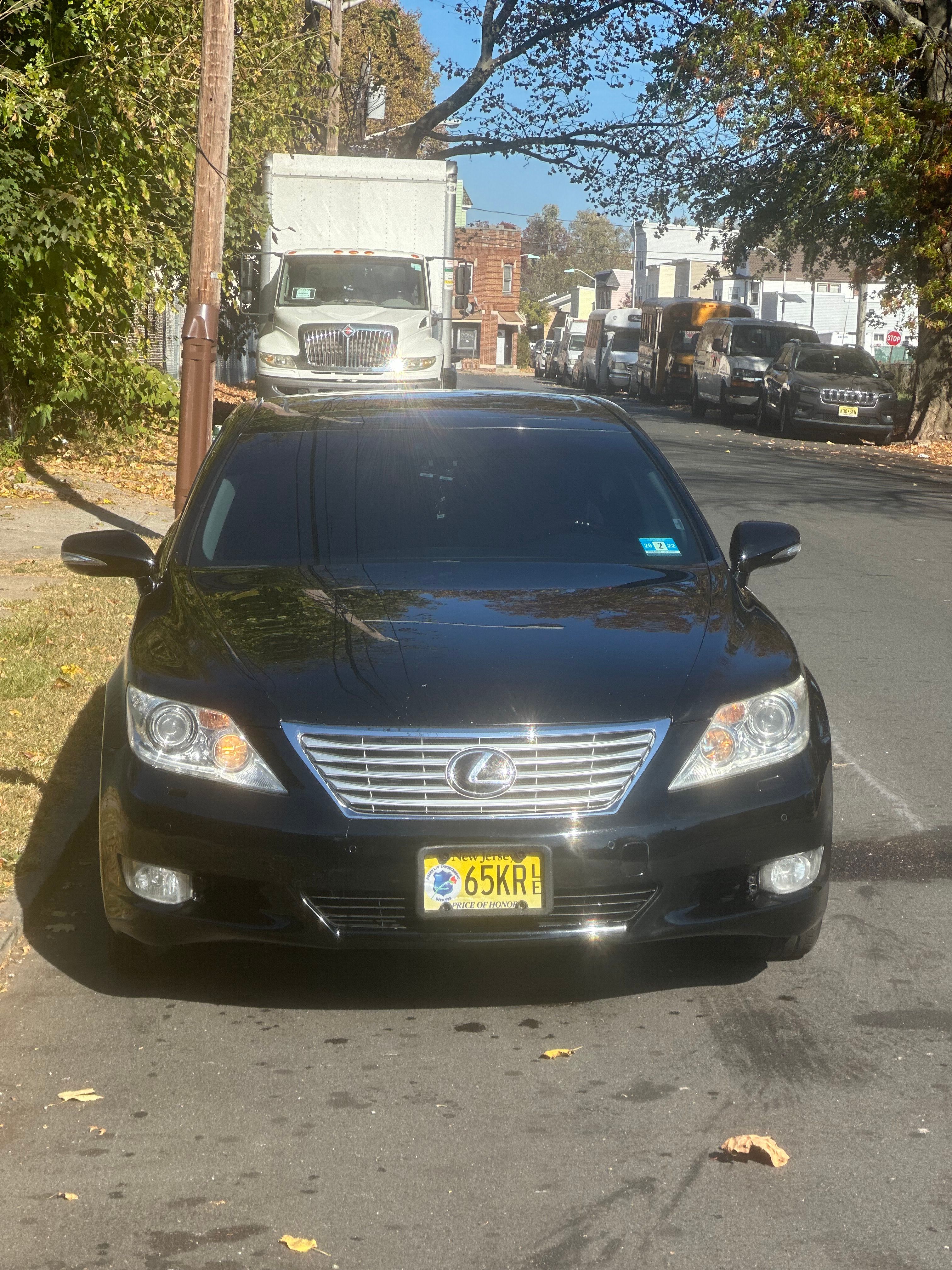 Used 2011 Lexus LS 460 AWD w/ Luxury Value Edition image 5