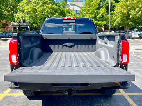 Used 2018 Chevrolet Silverado 1500 LTZ Z71 w/ LTZ Plus Package AWD/4WD image 8
