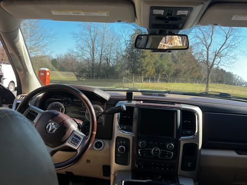 Used 2014 RAM 2500 Laramie w/ Convenience Group image 6