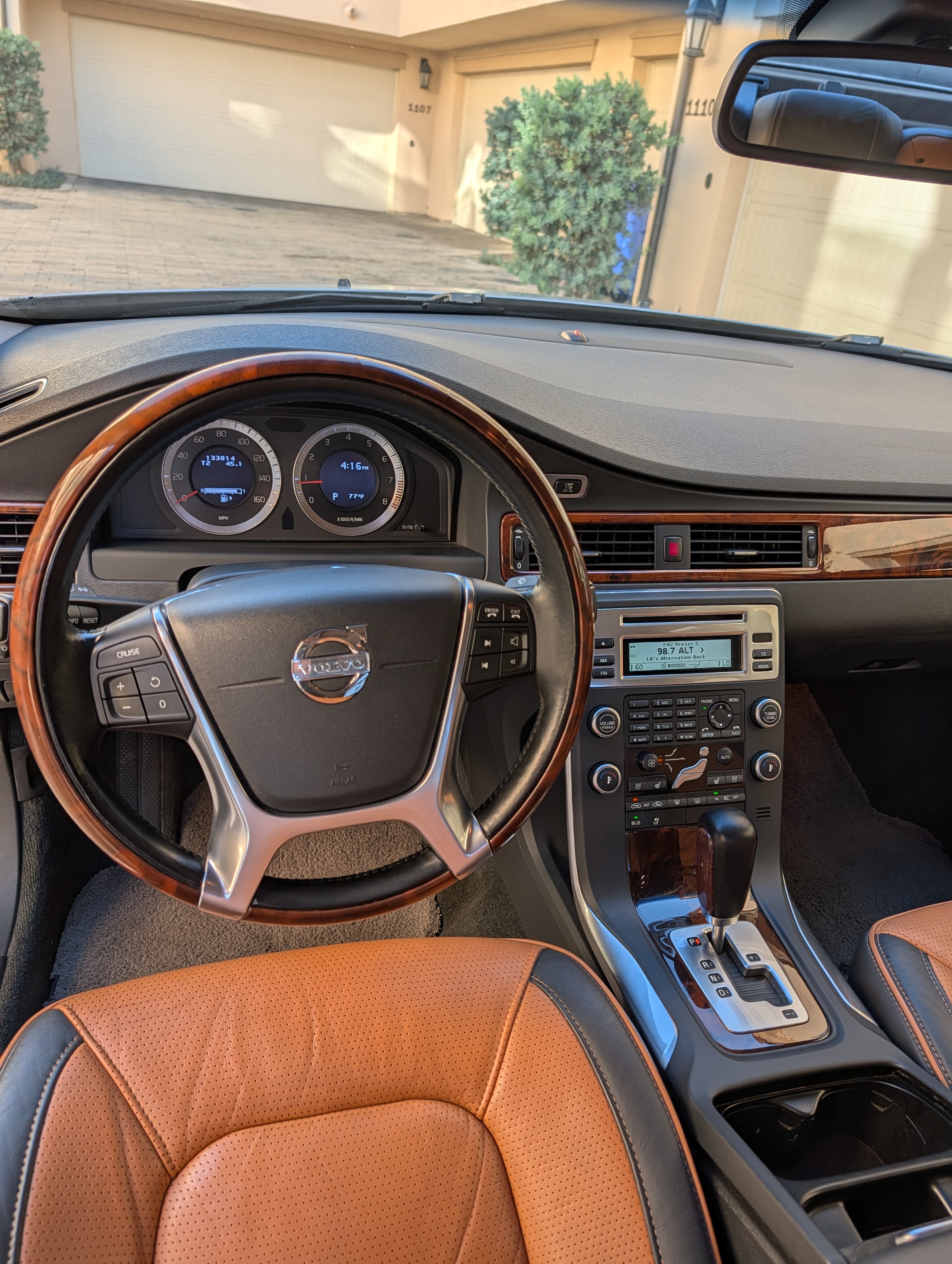 Used 2011 Volvo S80 3.2 w/ Inscription Pkg FWD image 13