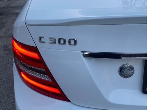 Used 2014 Mercedes-Benz C 300 4MATIC Sedan image 9