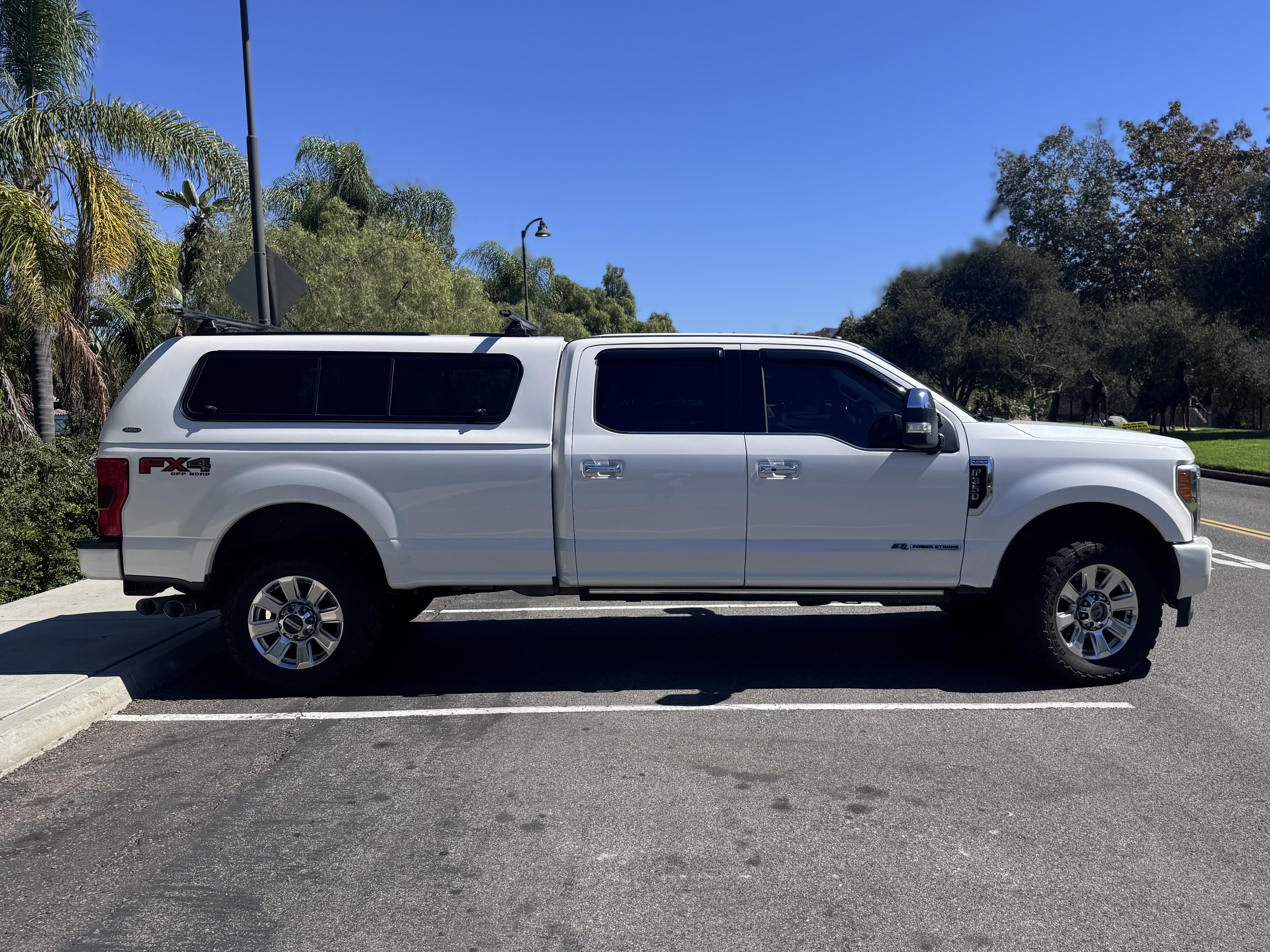 Used 2018 Ford F350 Platinum w/ Platinum Ultimate Package AWD/4WD image 8