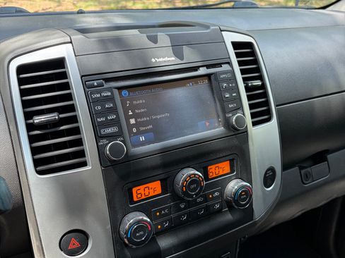 Used 2017 Nissan Frontier PRO-4X AWD/4WD image 16