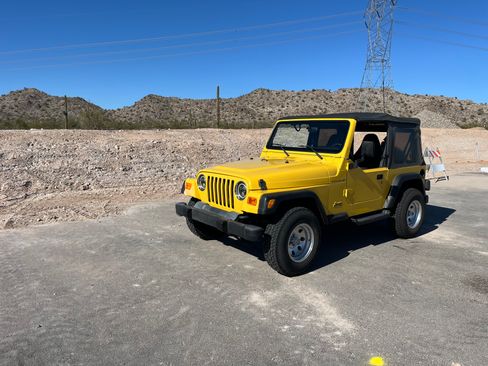 Used 2000 Jeep Wrangler SE image 2