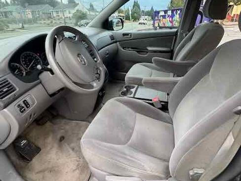 Used 2005 Toyota Sienna LE image 25