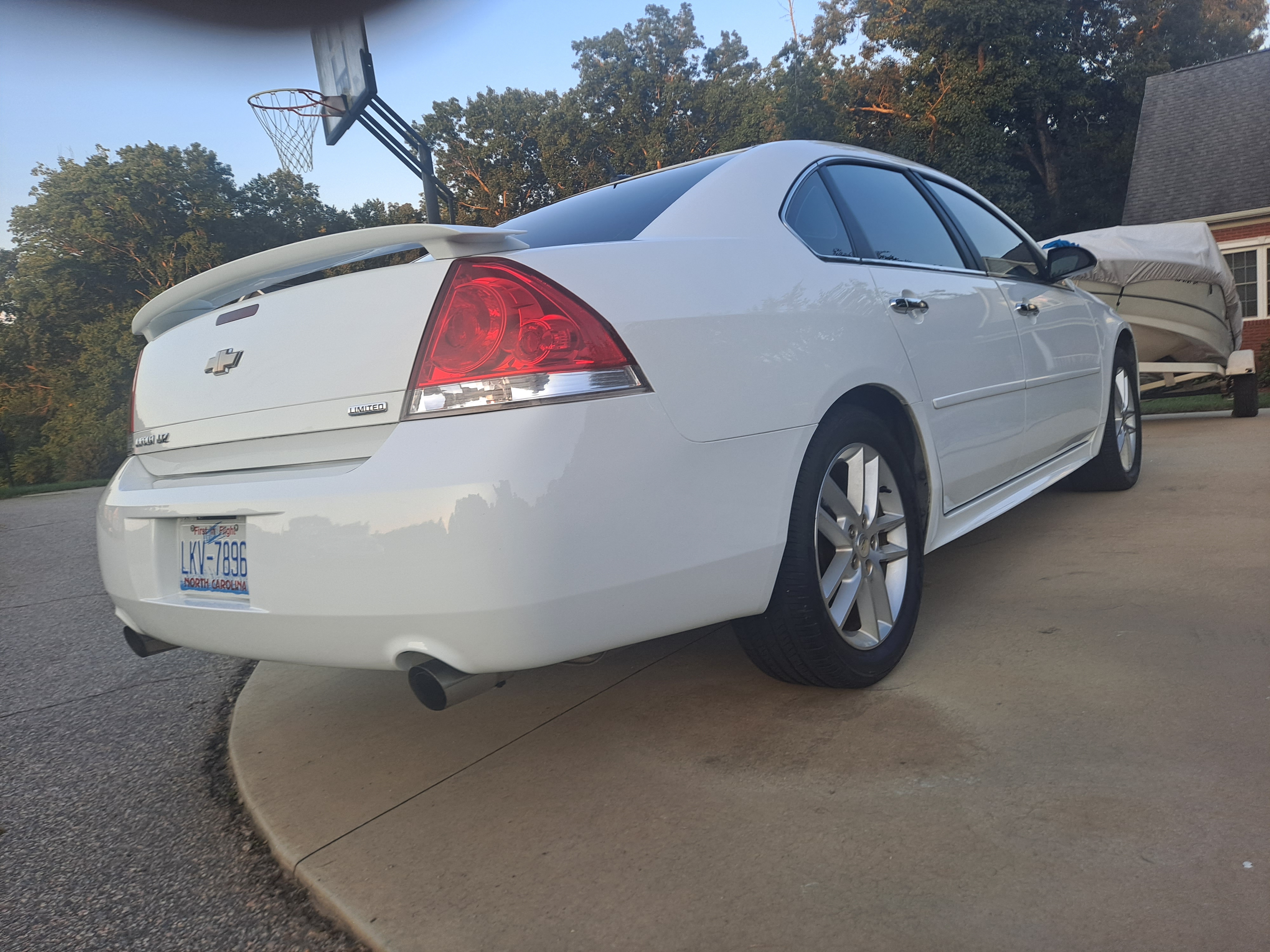 Used 2014 Chevrolet Impala LTZ FWD image 11