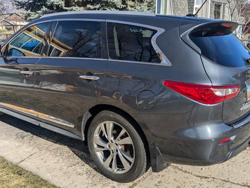 Used 2013 INFINITI JX35 AWD w/ Premium Pkg image 4