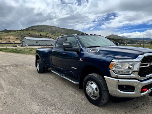 Used 2024 RAM 3500 Big Horn w/ Bed Utility Group AWD/4WD image 4