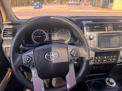 Used 2017 Toyota 4Runner Limited image 9