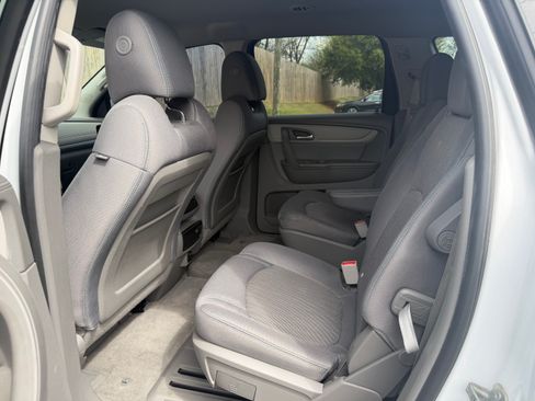 Used 2016 Chevrolet Traverse LT w/ Style and Technology Package image 13
