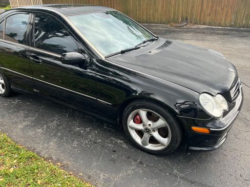 Used 2006 Mercedes-Benz C 230 Sedan image 14