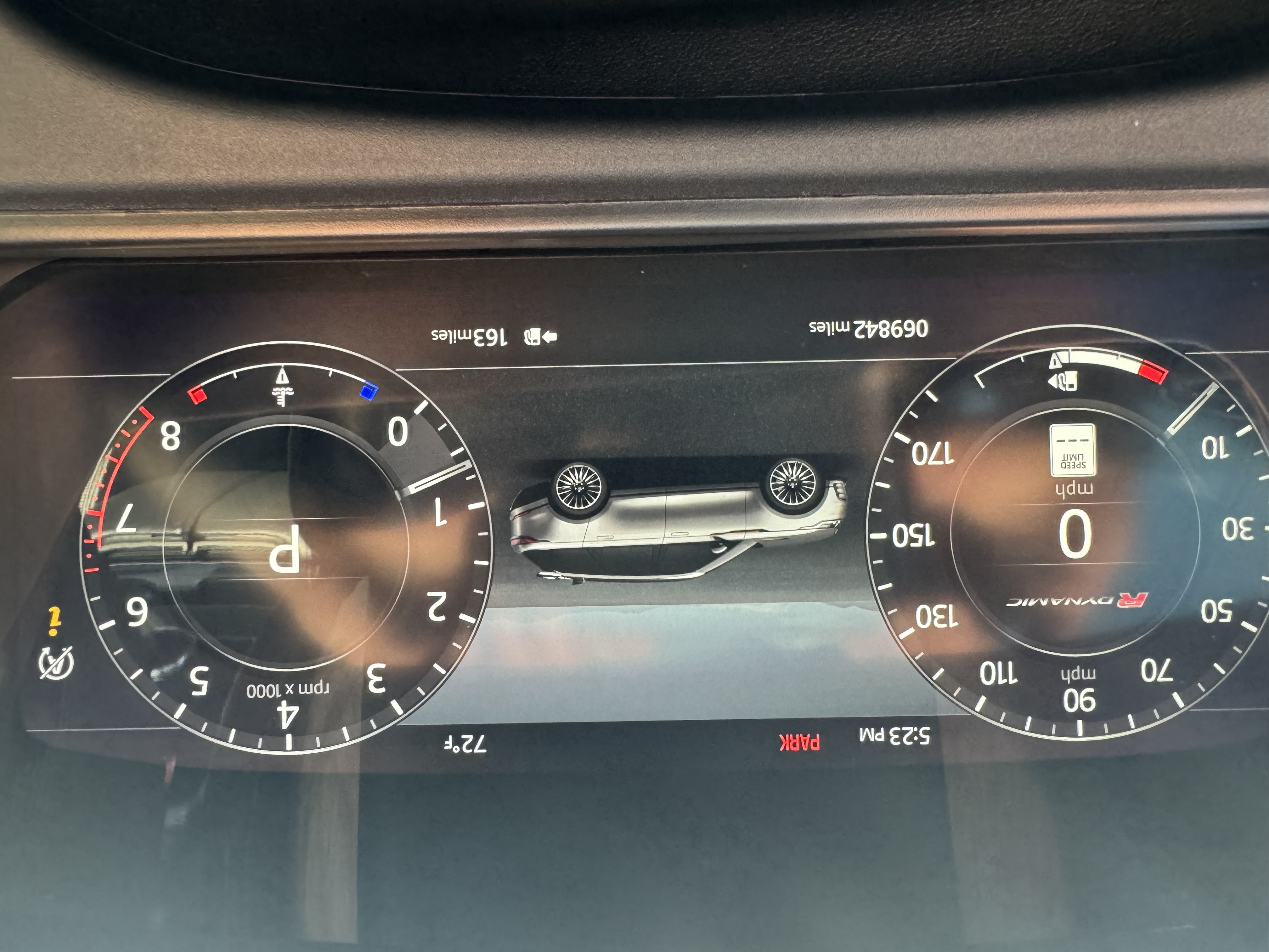 Used 2019 Land Rover Range Rover Velar R-Dynamic SE AWD/4WD image 12