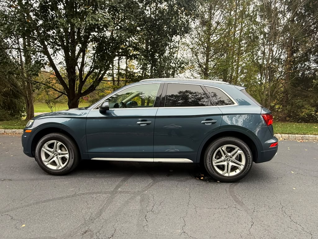 Used 2018 Audi Q5 2.0T Premium Plus w/ Premium Plus Package AWD/4WD image 5