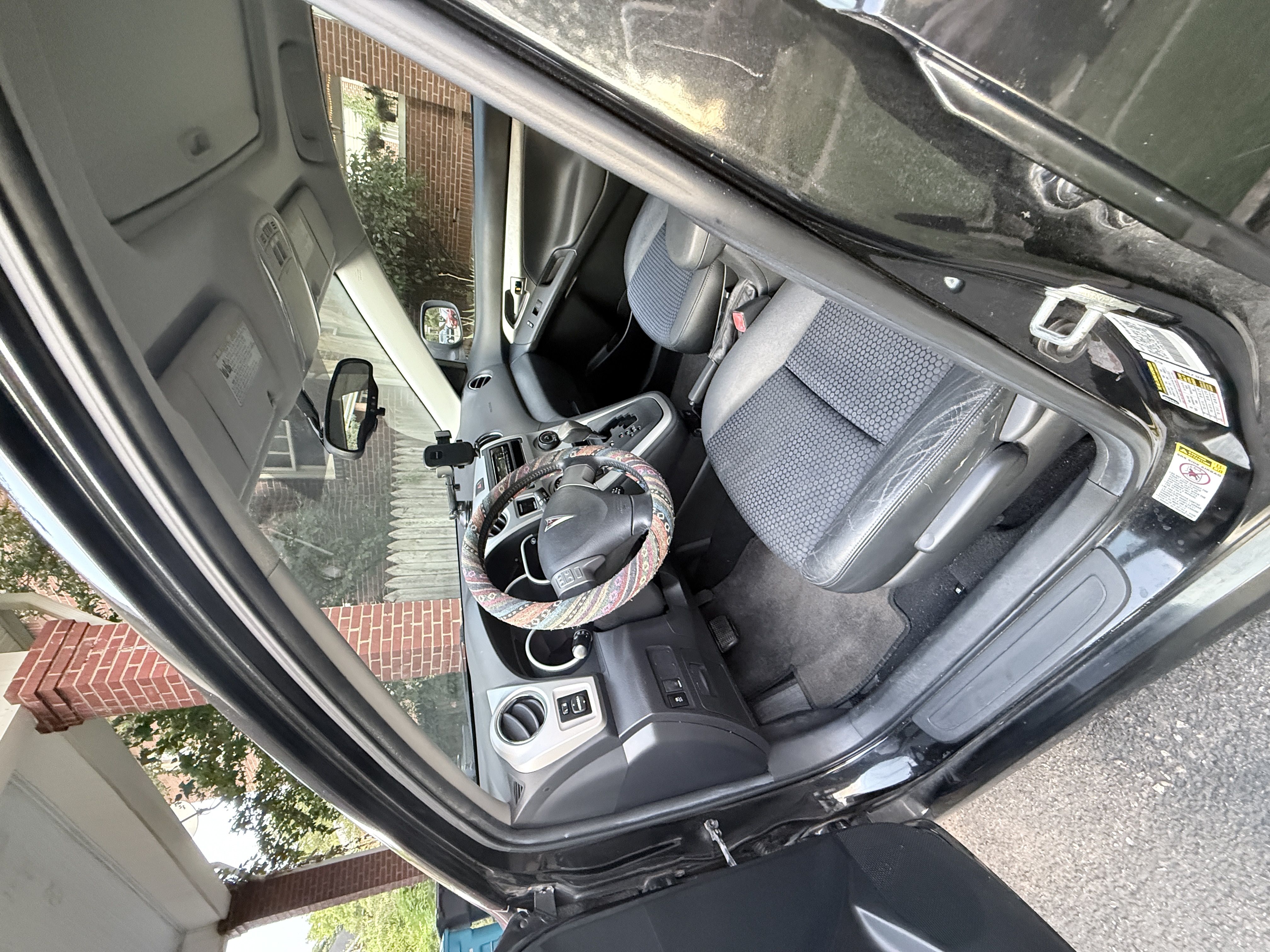 Used 2009 Pontiac Vibe GT FWD image 15