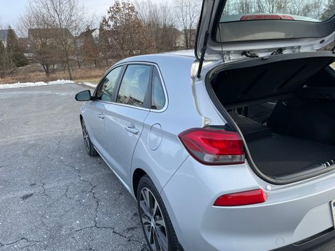 Used 2018 Hyundai Elantra GT w/ Style Package 02 image 2