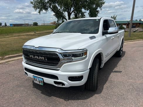 Used 2022 RAM 1500 Limited AWD/4WD image 2