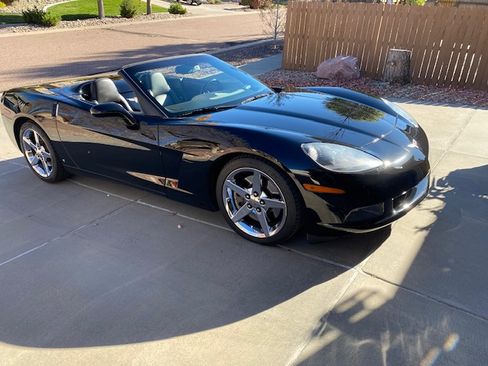 Used 2007 Chevrolet Corvette Convertible w/ Preferred Equipment Group image 2