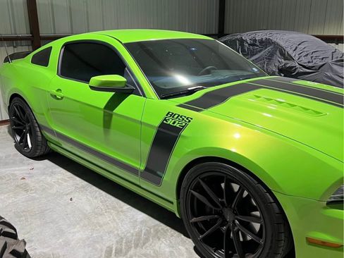 Used 2013 Ford Mustang Boss 302 w/ Boss 302 Accessory Pkg RWD image 5