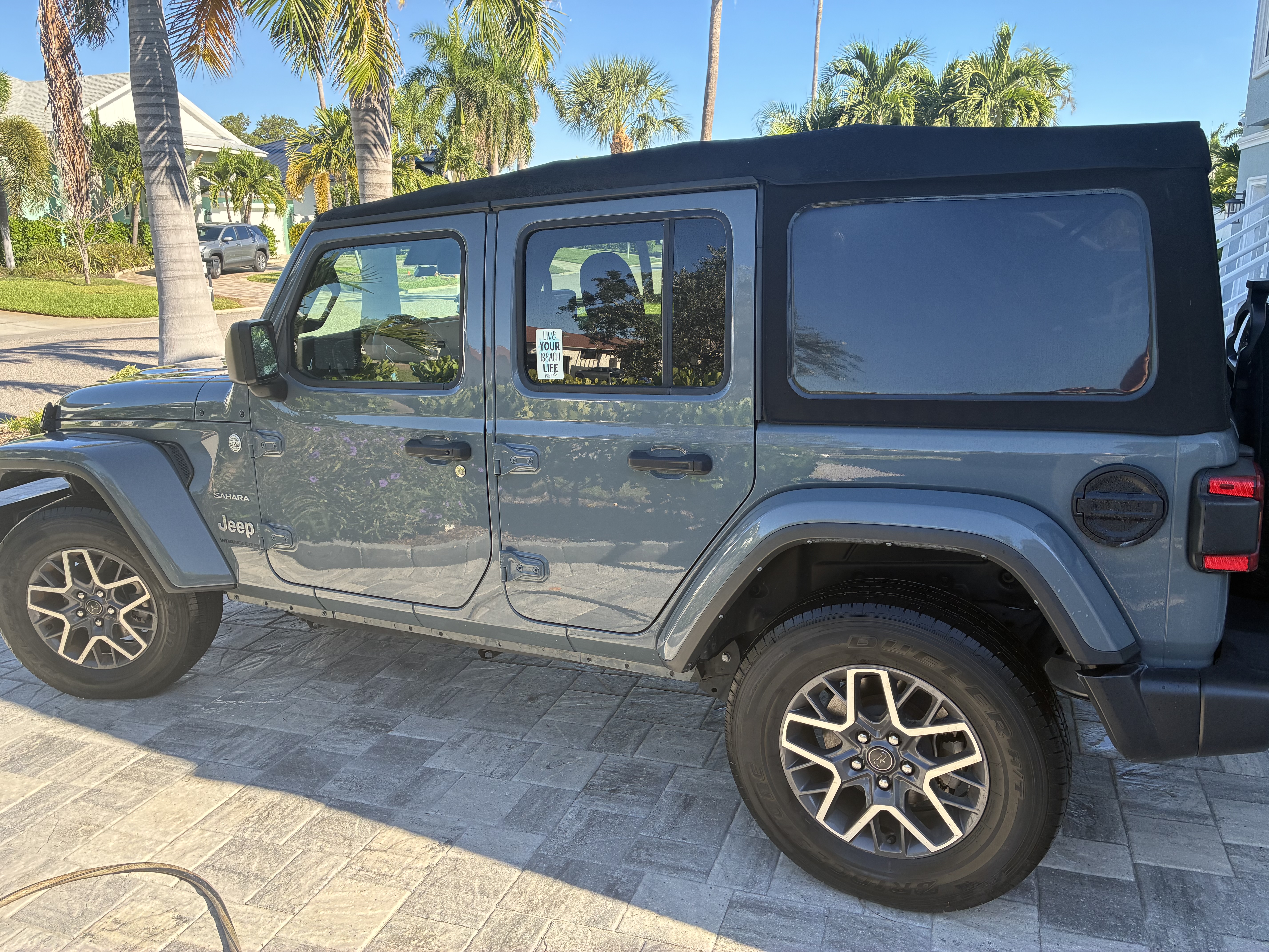 Used 2024 Jeep Wrangler Unlimited Sahara AWD/4WD image 1