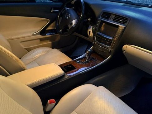 Used 2014 Lexus IS 250C w/ Navigation System Package RWD image 13