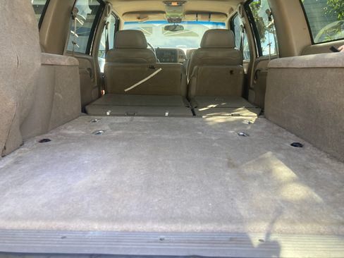 Used 1999 GMC Suburban 2WD w/ Marketing Opt Pkg 3 image 17