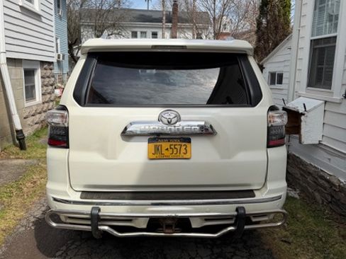 Used 2016 Toyota 4Runner Limited image 4