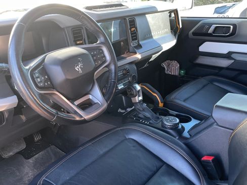 Used 2023 Ford Bronco Badlands w/ Sasquatch Package image 13