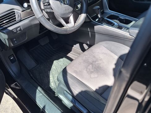 Used 2018 Honda Accord LX image 12