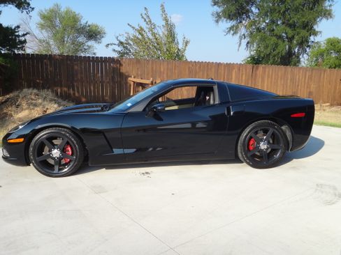 Used 2005 Chevrolet Corvette Coupe w/ Preferred Equipment Group image 1