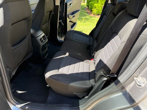 Used 2024 Ford Edge SE image 10