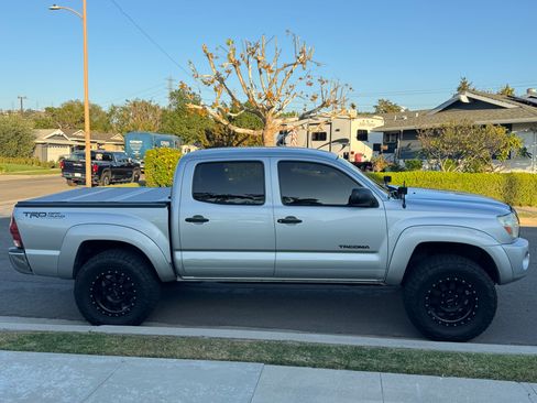 Used 2006 Toyota Tacoma PreRunner image 2