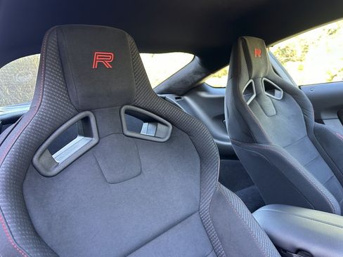 Used 2017 Ford Mustang Shelby GT350R w/ GT350R Equipment Group 920A image 14