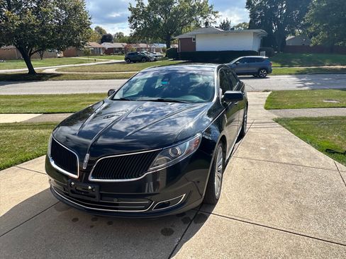 Used 2013 Lincoln MKS AWD image 4
