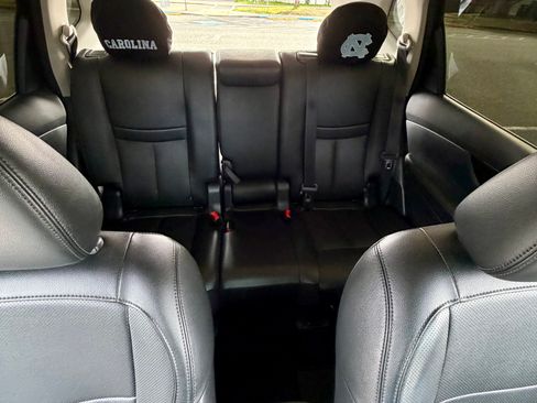 Used 2019 Nissan Rogue SL w/ Premium Package image 10