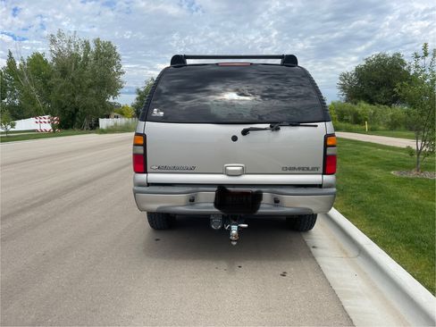 Used 2005 Chevrolet Suburban Z71 w/ Preferred Equipment Group AWD/4WD image 5