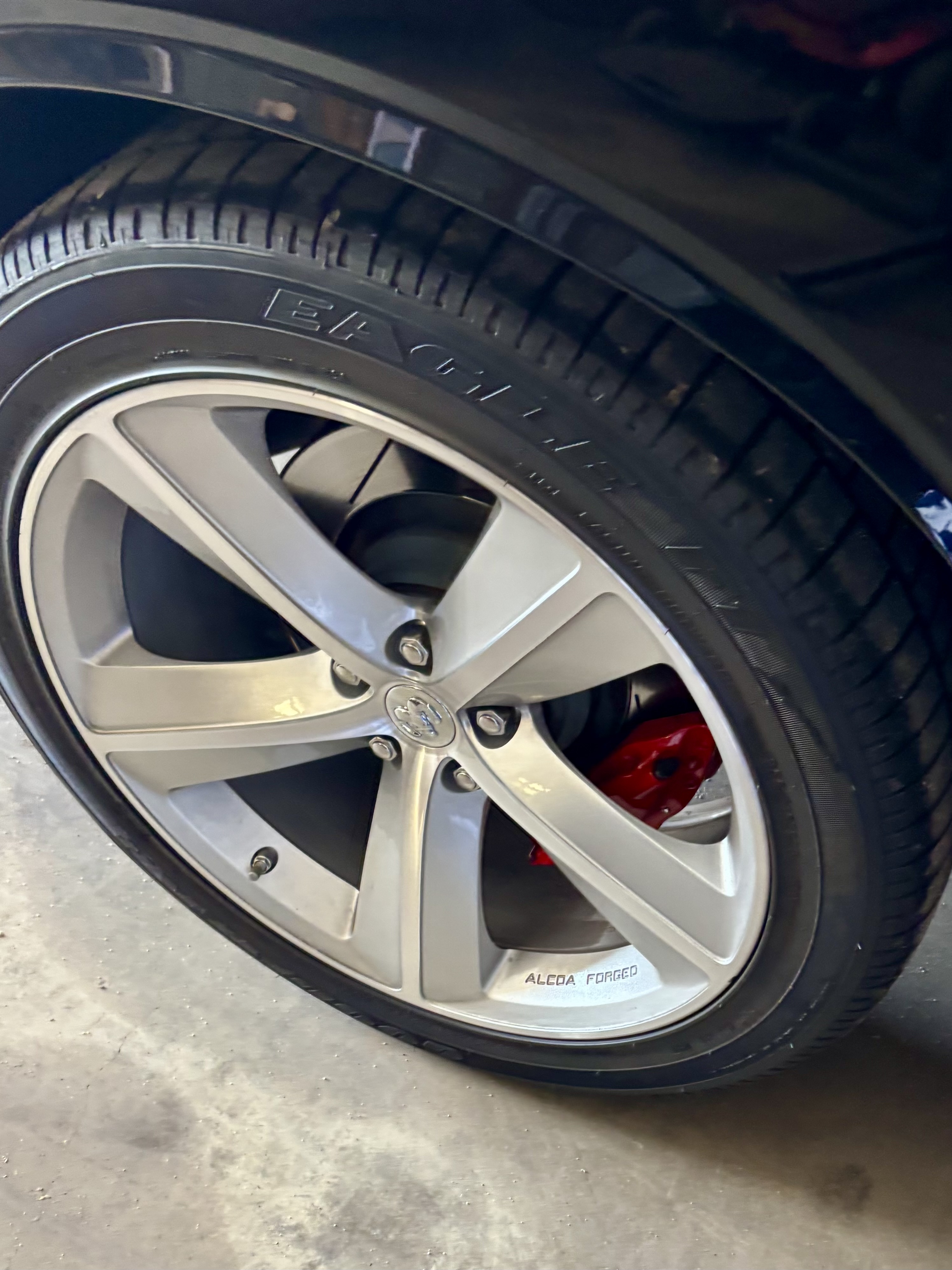 Used 2009 Dodge Challenger SRT8 w/ SRT Option Group II RWD image 23