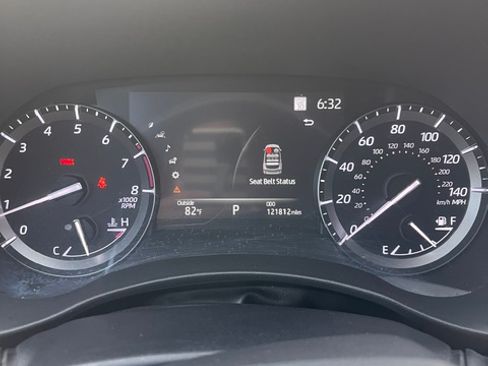 Used 2020 Toyota Highlander XLE FWD image 21