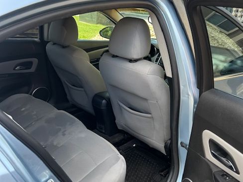 Used 2011 Chevrolet Cruze Eco image 5