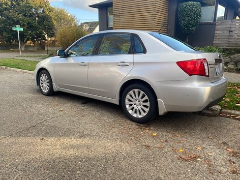 Used 2010 Subaru Impreza 2.5i Premium image 5
