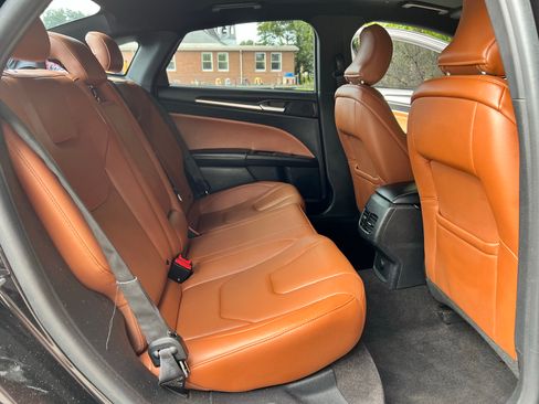 Used 2019 Ford Fusion Titanium FWD image 14