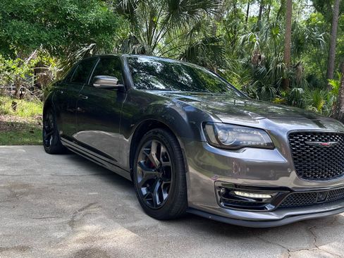 Used 2021 Chrysler 300 S w/ S Model Appearance Package RWD image 5