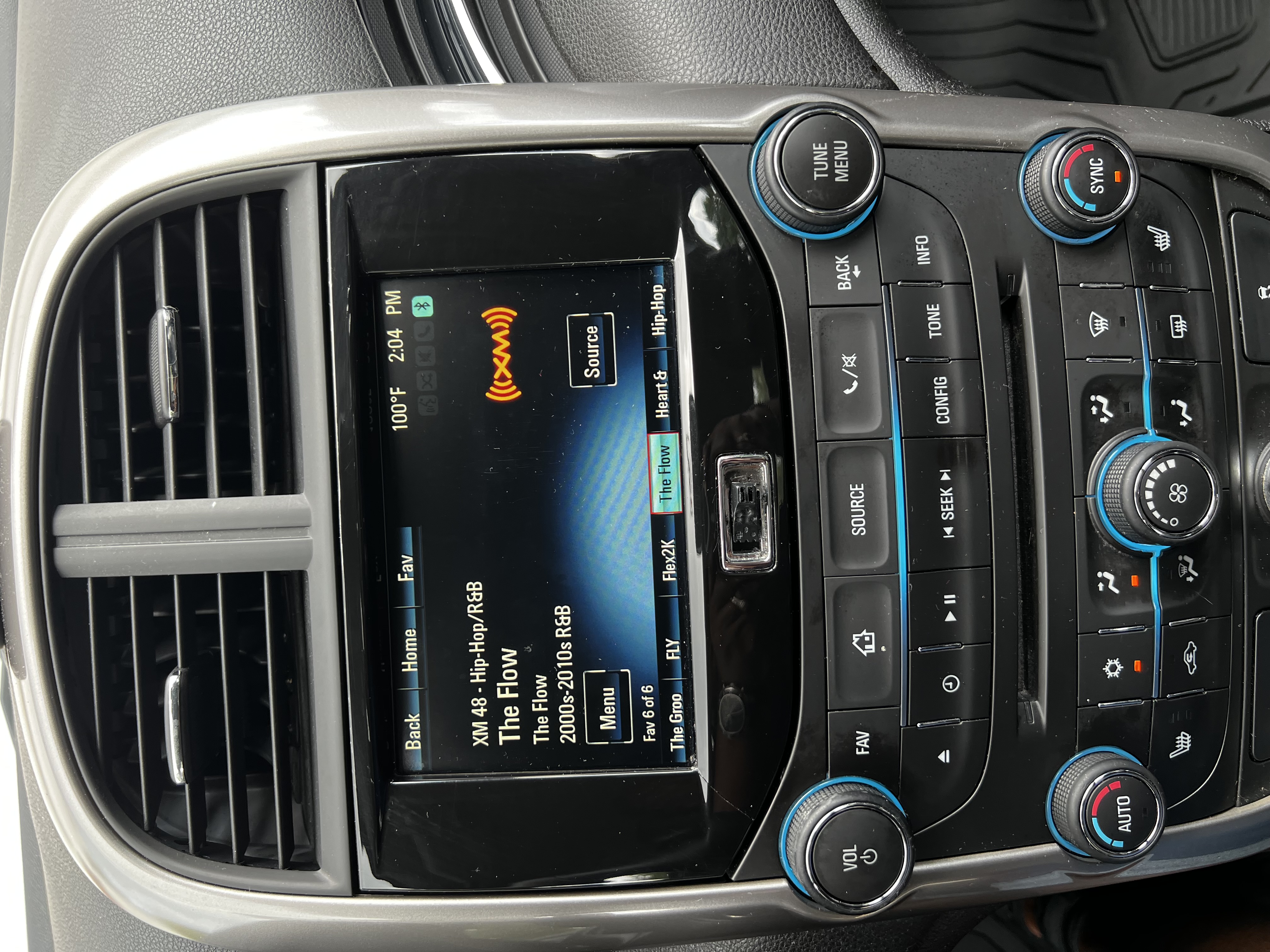 Used 2015 Chevrolet Malibu LT w/ Leather Package FWD image 8