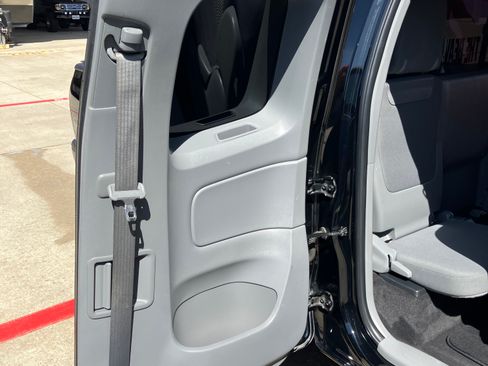 Used 2013 Toyota Tacoma 2WD Access Cab w/ Convenience Pkg image 2