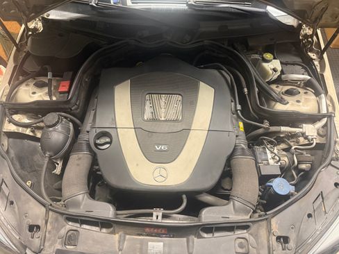 Used 2011 Mercedes-Benz C 300 Sedan image 11
