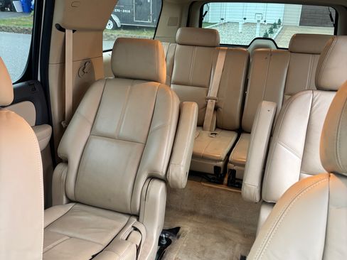 Used 2007 Chevrolet Suburban 2500 image 5