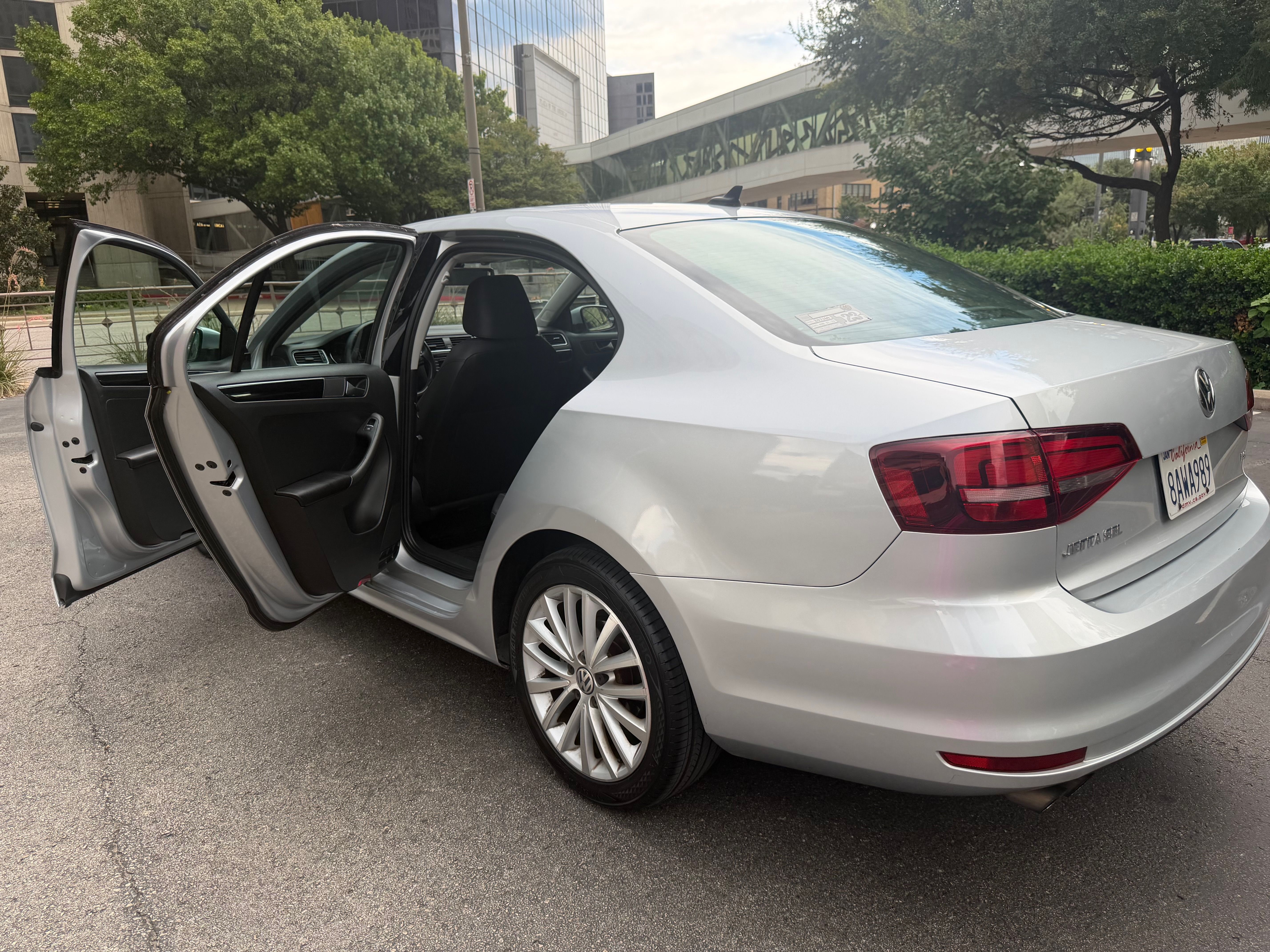 Used 2016 Volkswagen Jetta SEL w/ Lighting Package FWD image 19