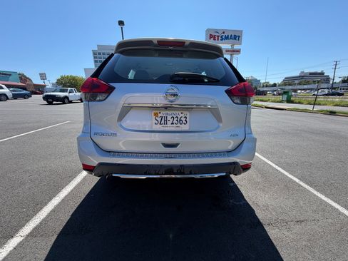 Used 2018 Nissan Rogue S AWD/4WD image 8