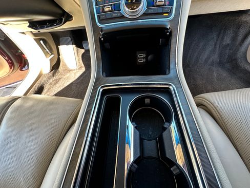 Used 2017 Lincoln Continental Select image 28