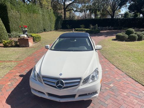 Used 2011 Mercedes-Benz E 350 Cabriolet image 2