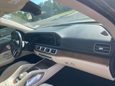Used 2021 Mercedes-Benz GLE 580 4MATIC image 9